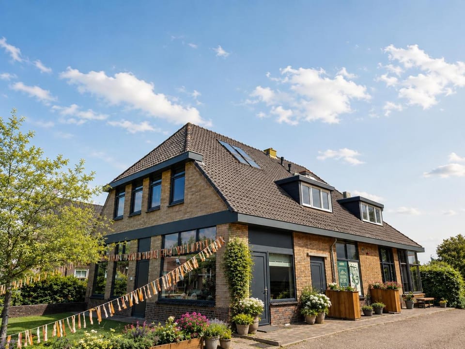 Groupaccommodation with 10 bedrooms Villa in Flevoland, Netherlands