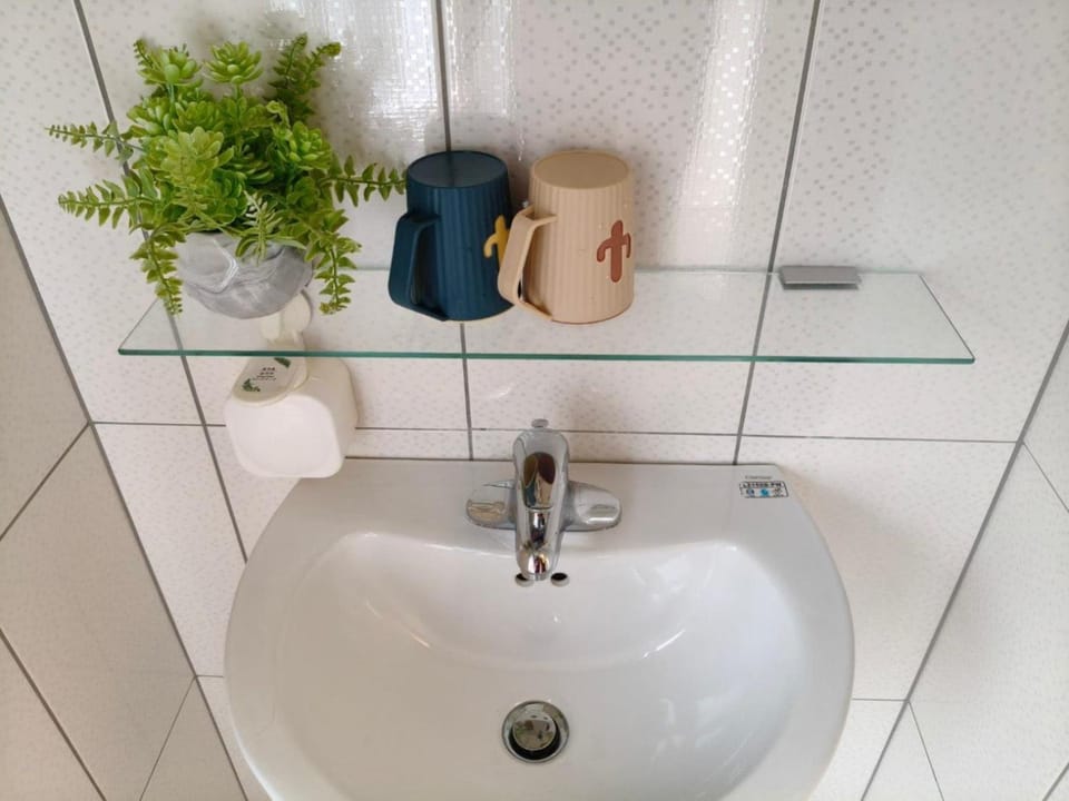 OYAJI Guesthouse 歐野基民家宿泊 Vacation rental in Kaohsiung