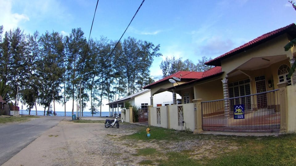 Patio, Nearby landmark, Restaurant/places to eat, Natural landscape, Balcony/Terrace, Beach
