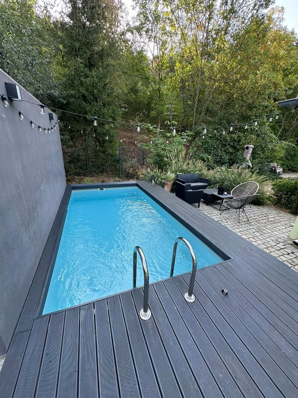 Day, Seating area, Pool view, Swimming pool
