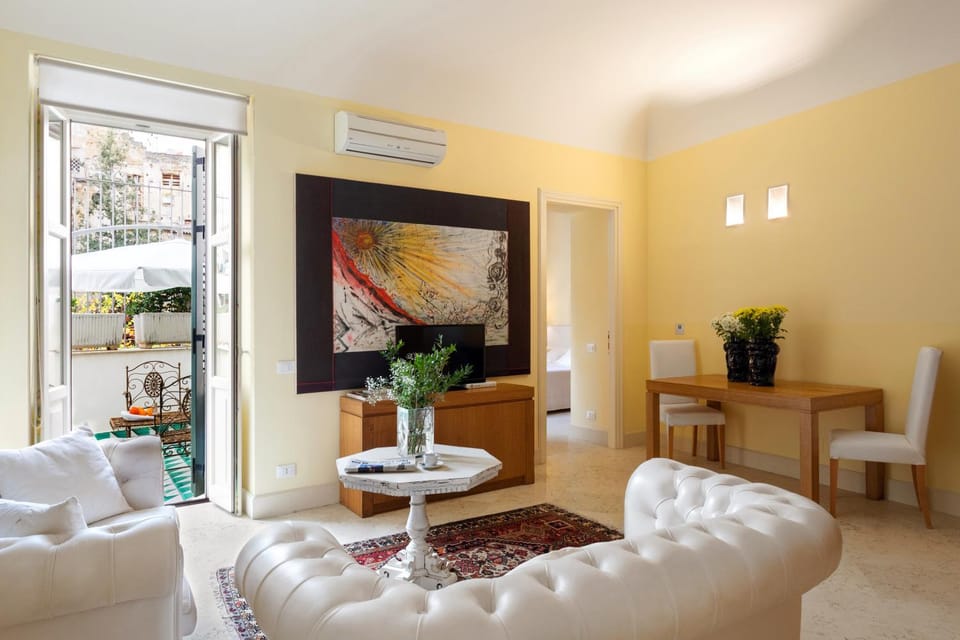 TV and multimedia, Seating area