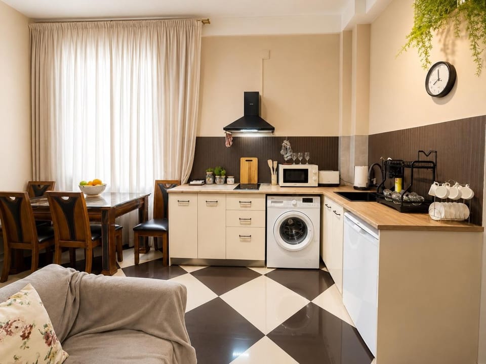 Coffee/tea facilities, Living room, Seating area, Dining area, washing machine