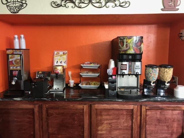 Coffee/tea facilities, Food and drinks, Breakfast