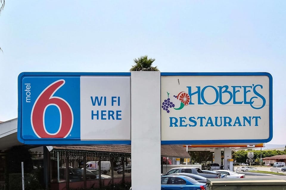 Property building, Restaurant/places to eat, Day, Property logo or sign, Logo/Certificate/Sign, On site, Time of day