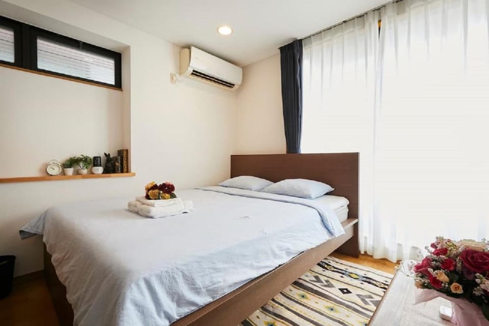 Bed, Photo of the whole room, Bedroom, air conditioner