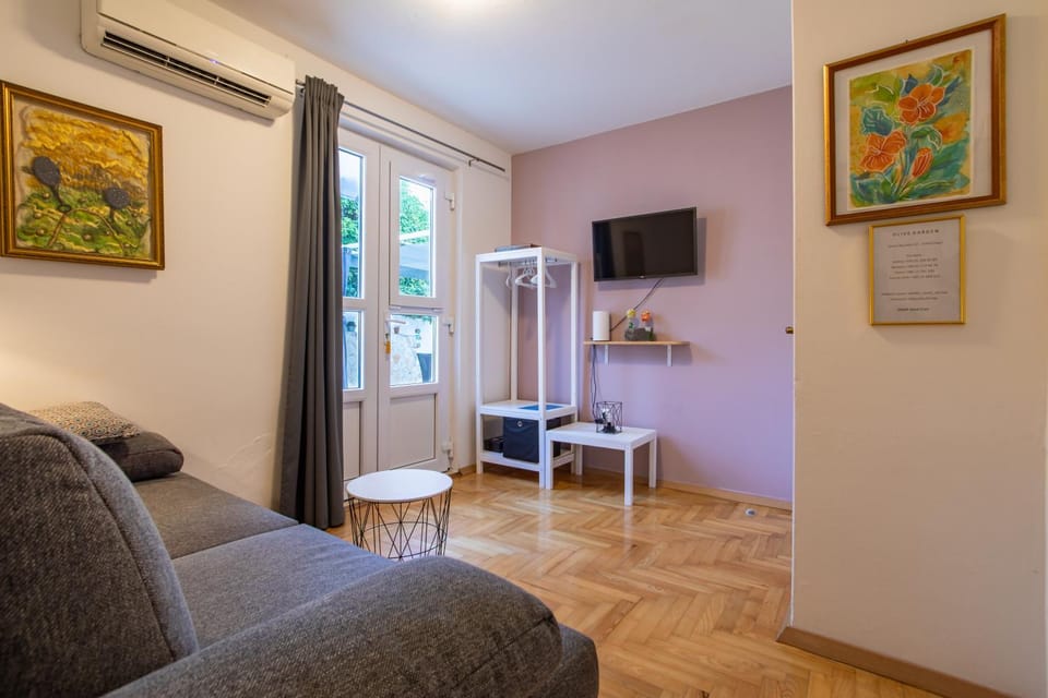 Olive garden Apartment in Hvar