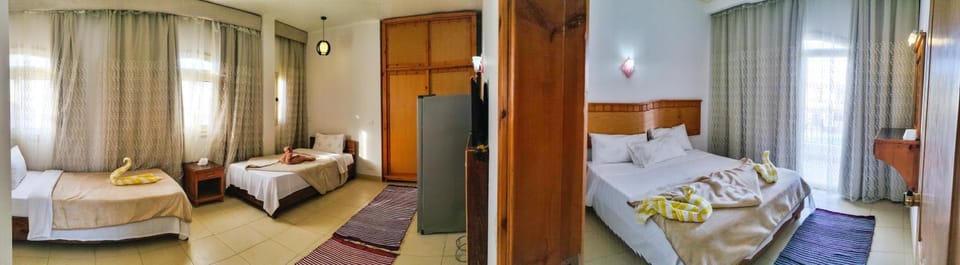 Bed, Bathroom, Balcony/Terrace, Photo of the whole room, Bedroom, oven, wardrobe