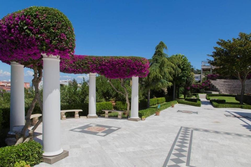 La Casa Dei Merli House in Capri