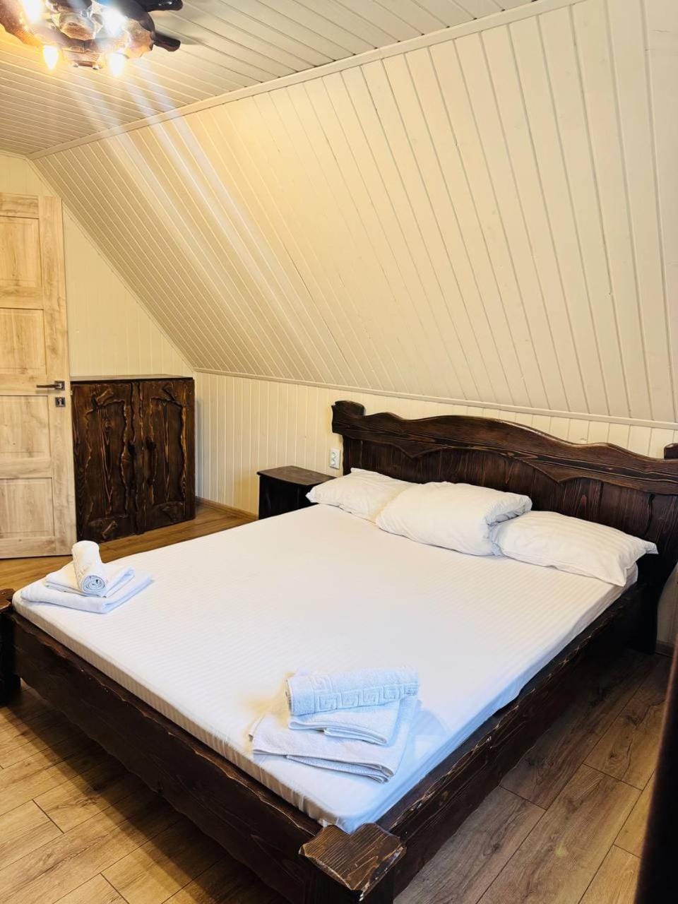 Cottage Hata Zustrich Nature lodge in Ukraine