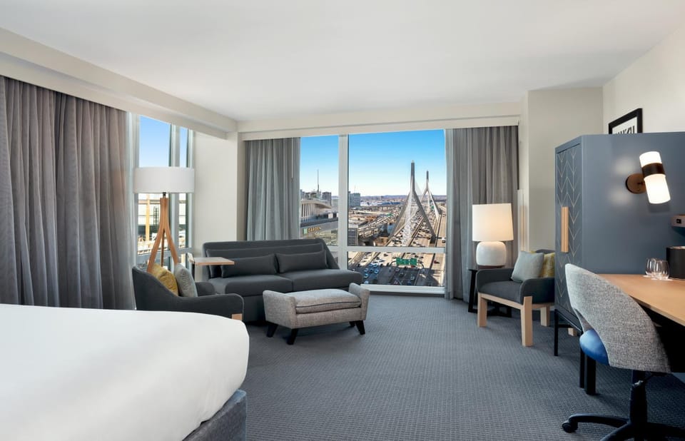 Photo of the whole room, City view