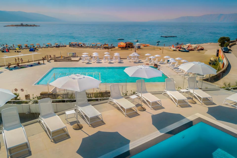 Beach, Swimming pool