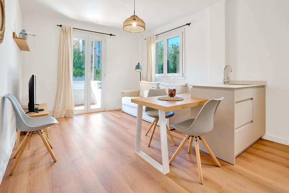 Kitchen or kitchenette, Living room