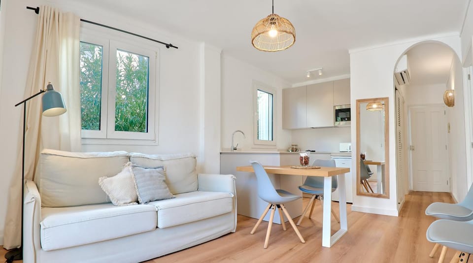 Property building, Kitchen or kitchenette, Living room