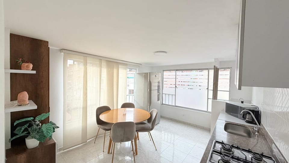 Kitchen or kitchenette, Seating area, Dining area, stove