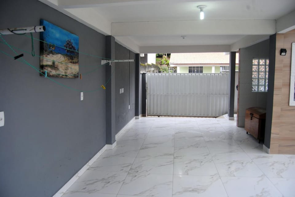 Sobrado House in Itapema