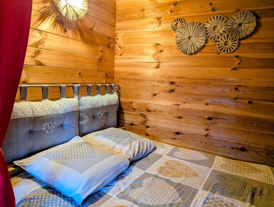 " domaine des chevrettes chalet cosy au cœur des châteaux " Chalet in Centre-Val de Loire