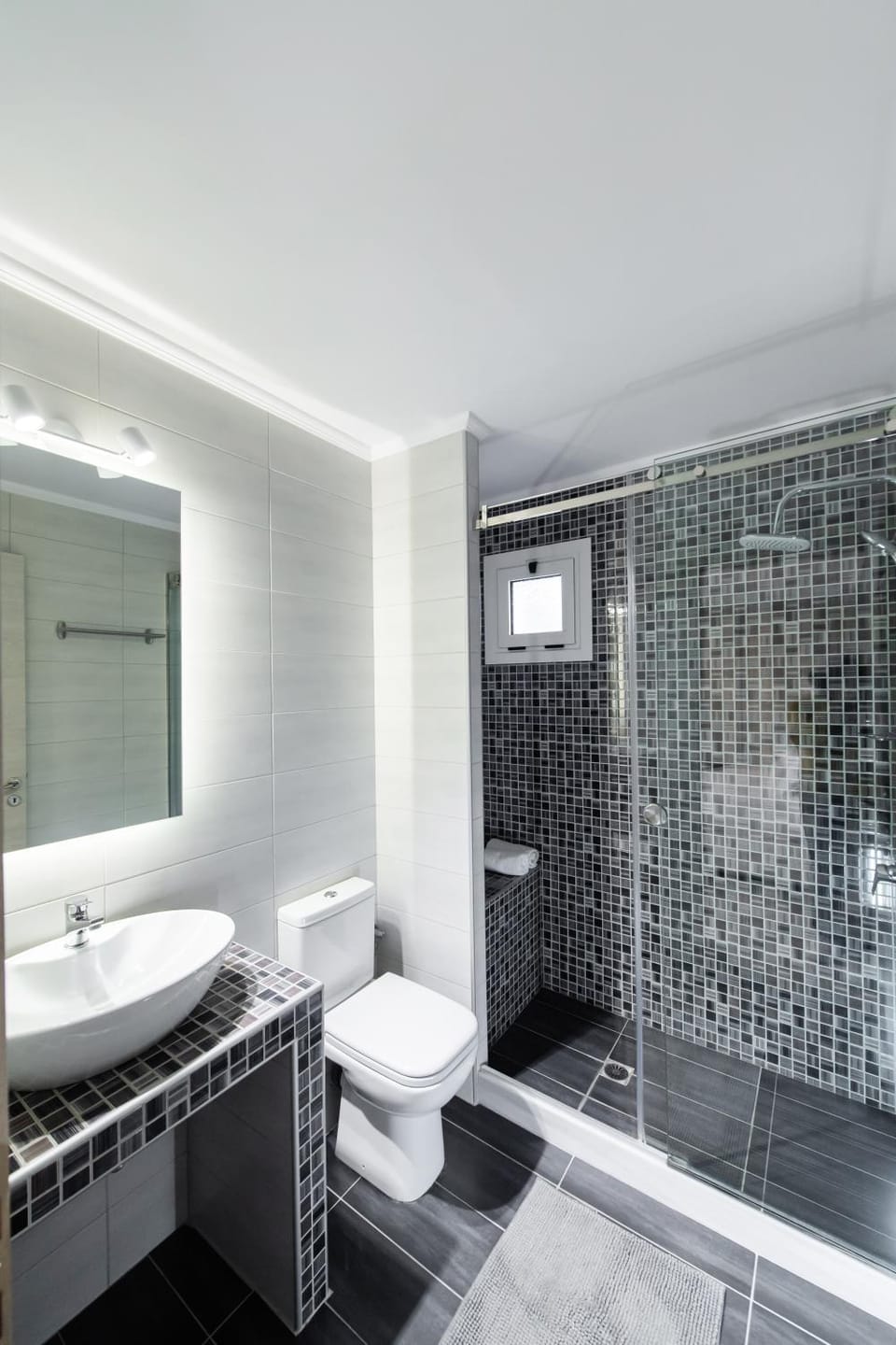 Elichrison Studios Apartment in Ligia