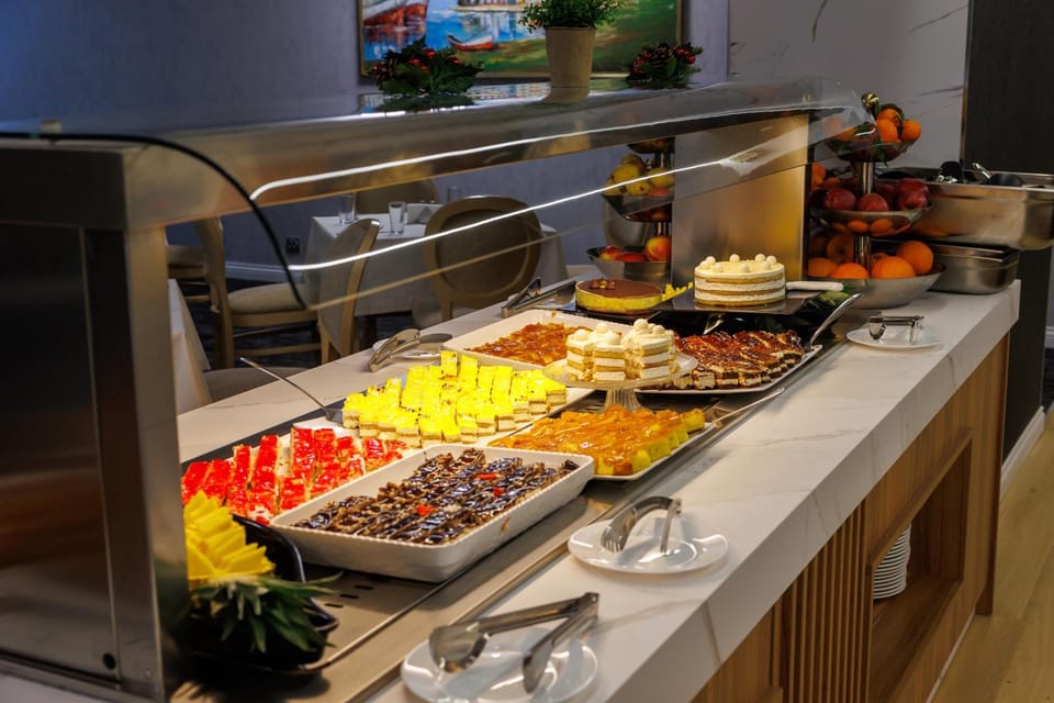 Restaurant/places to eat, Food
