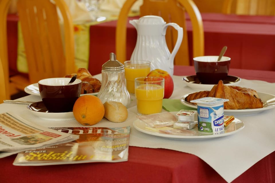 Food and drinks, Food, Buffet breakfast, Drinks