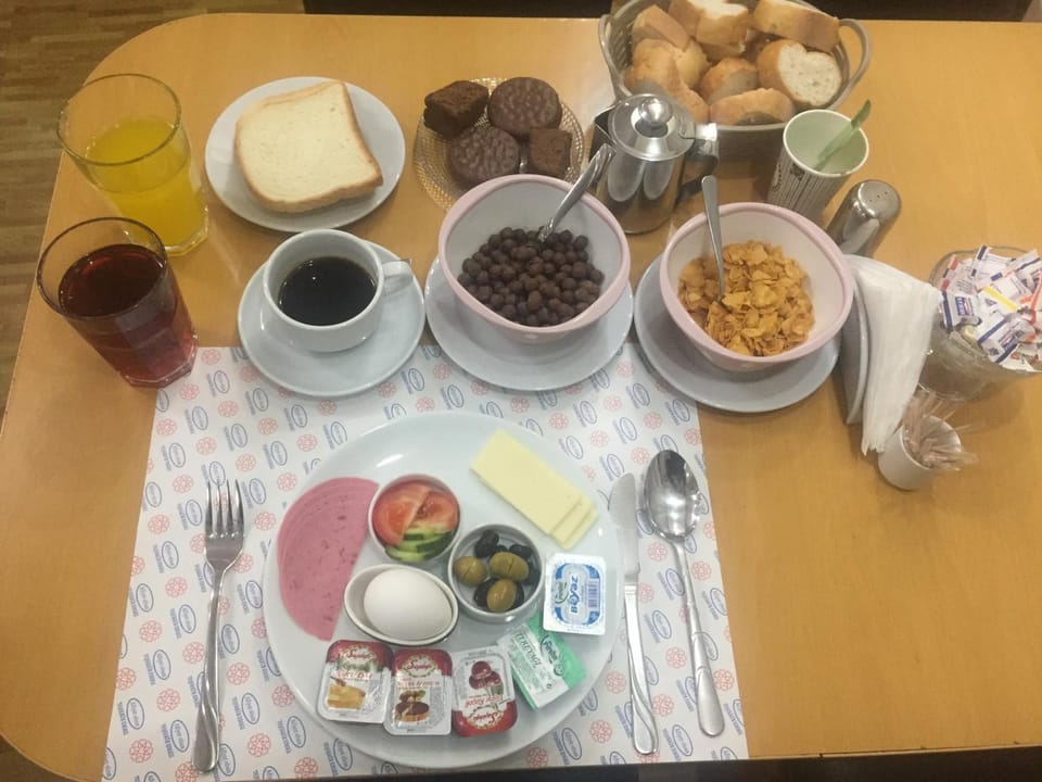 Breakfast, Continental breakfast, Buffet breakfast