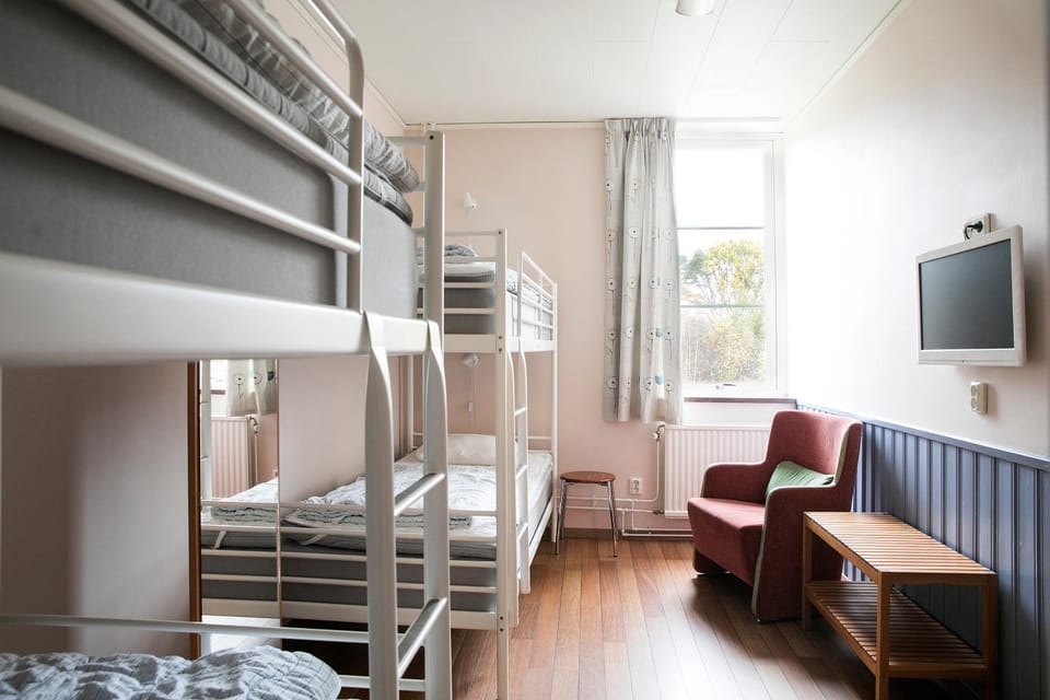 Bed, TV and multimedia, Photo of the whole room, Bedroom, bunk bed