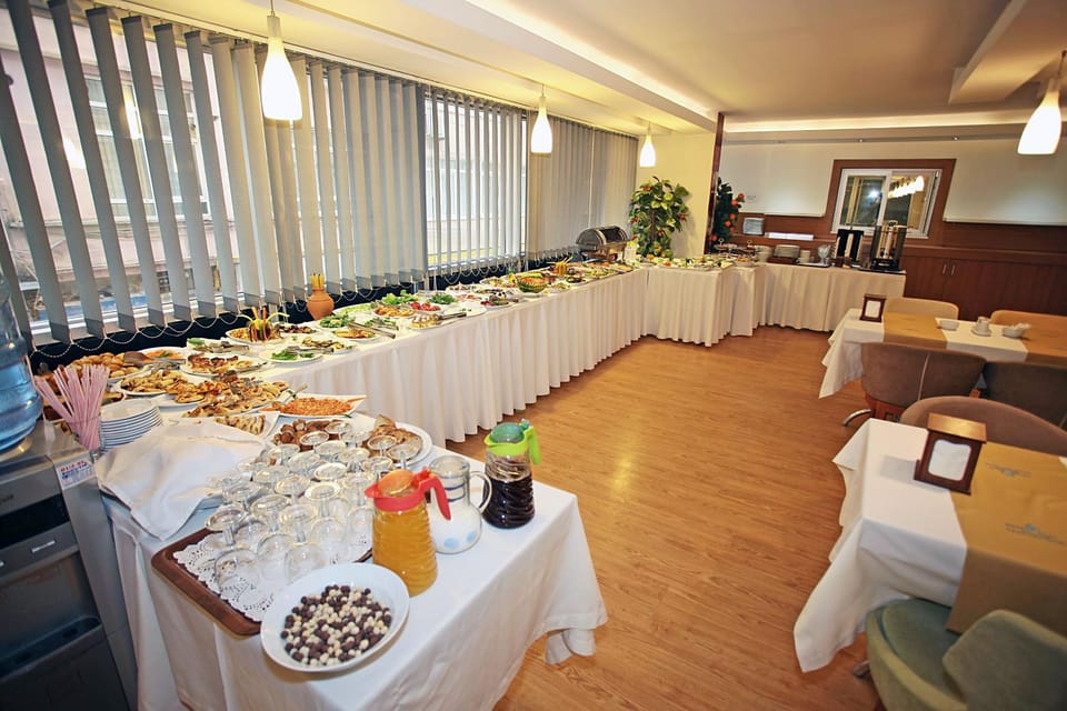 Restaurant/places to eat, Food close-up, Meals, Breakfast, Buffet breakfast