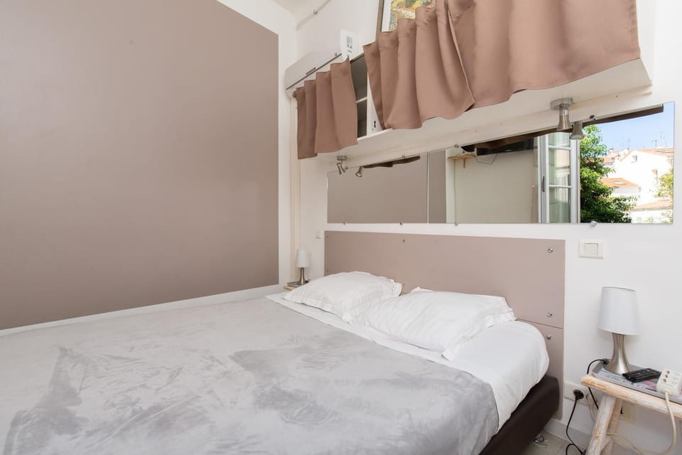 Forville Apartment in Cannes
