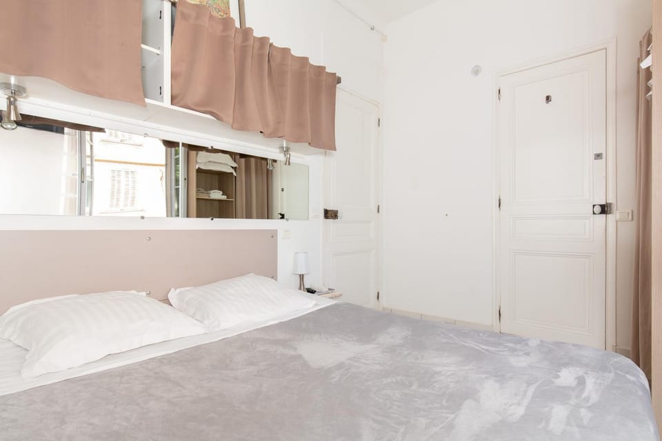 Forville Apartment in Cannes