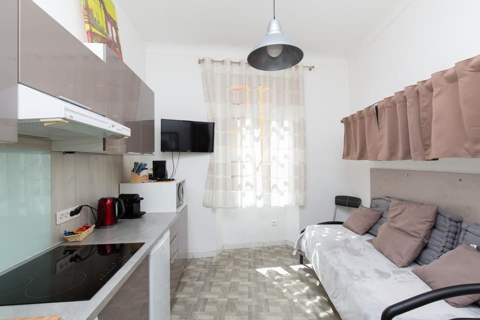 Forville Apartment in Cannes