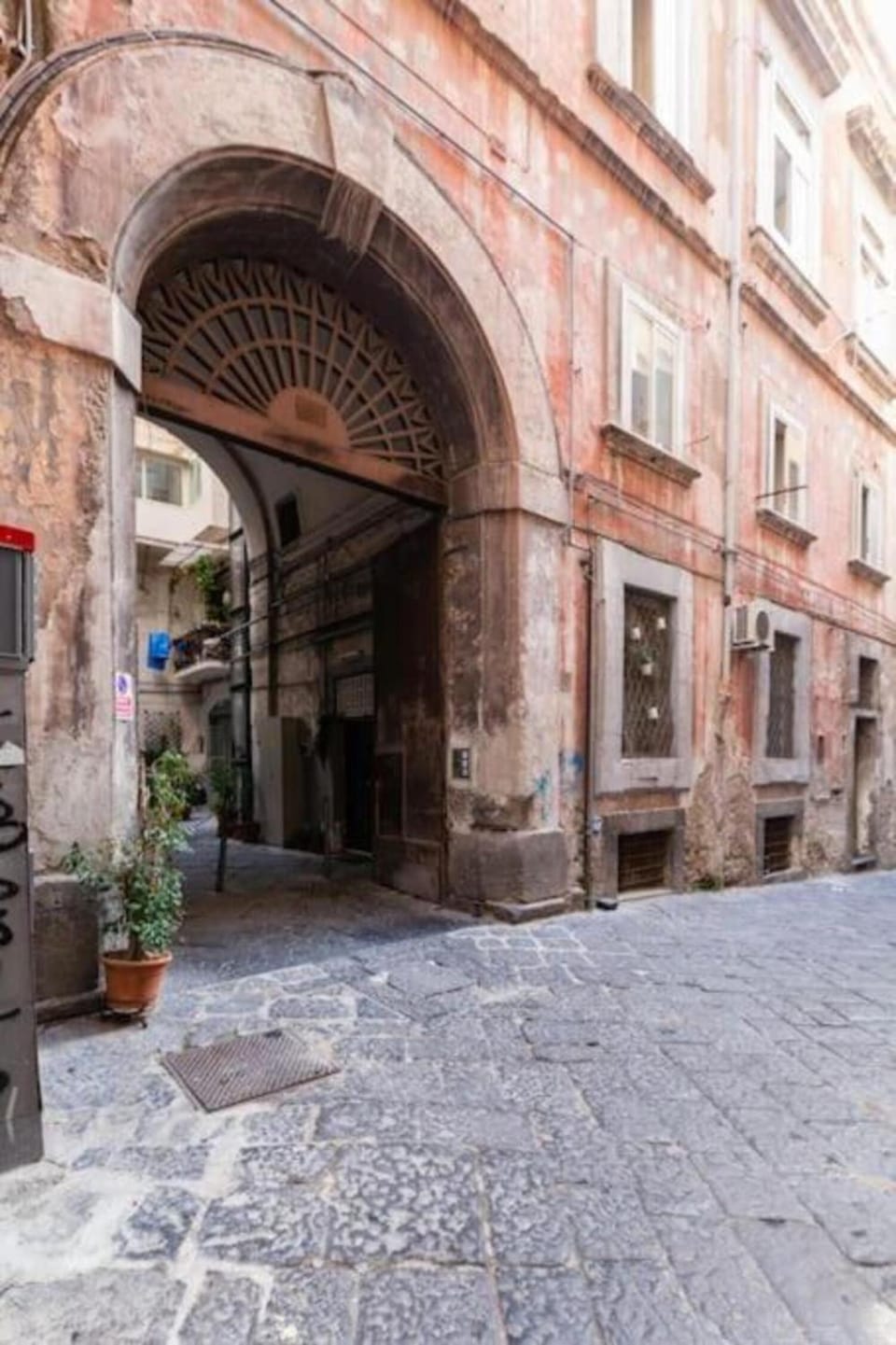 Property building, Facade/entrance, Neighbourhood