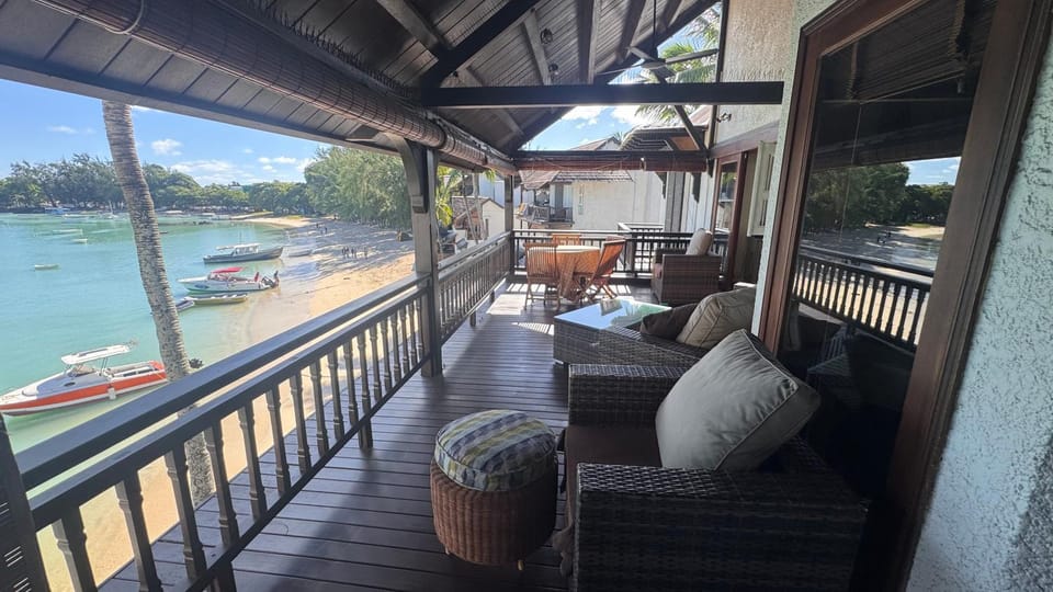 View (from property/room), Balcony/Terrace, Seating area, Dining area