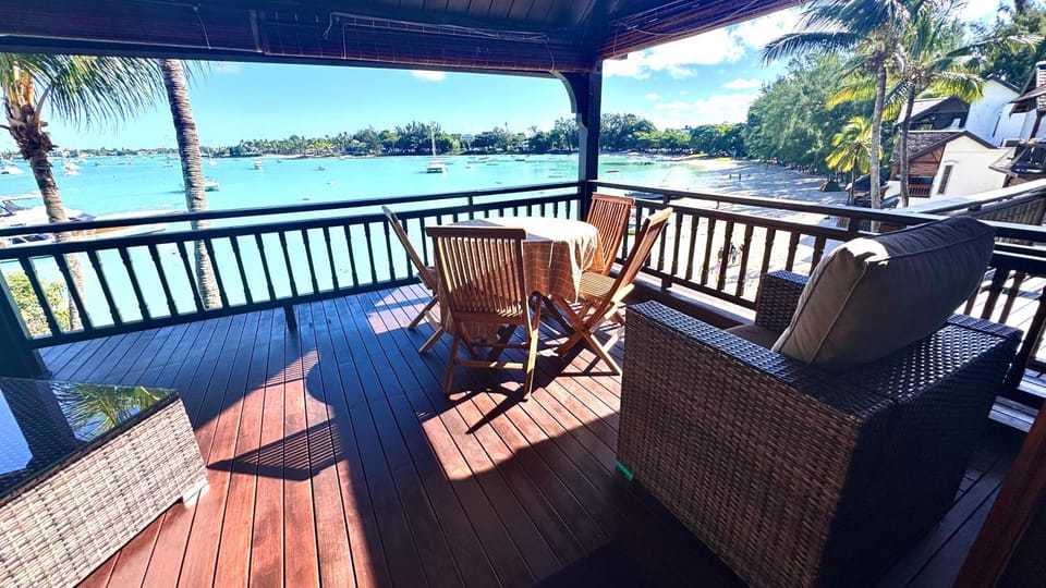 View (from property/room), Balcony/Terrace, Seating area, Dining area, Sea view