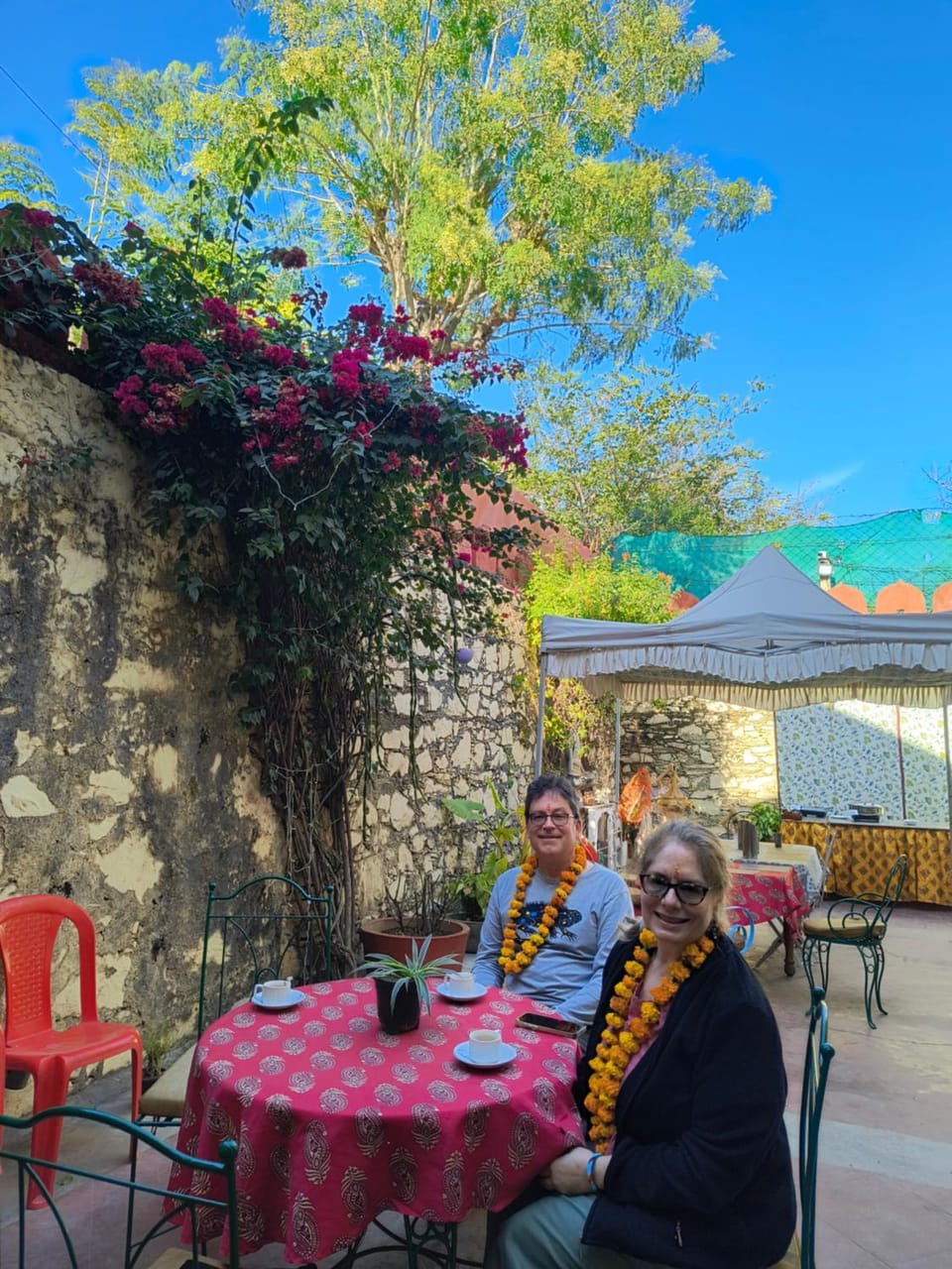 Restaurant/places to eat, Day, Food and drinks, Dining area, Food, Breakfast, Drinks, group of guests