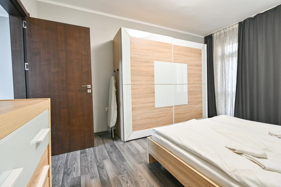 Bed, Bedroom, wardrobe