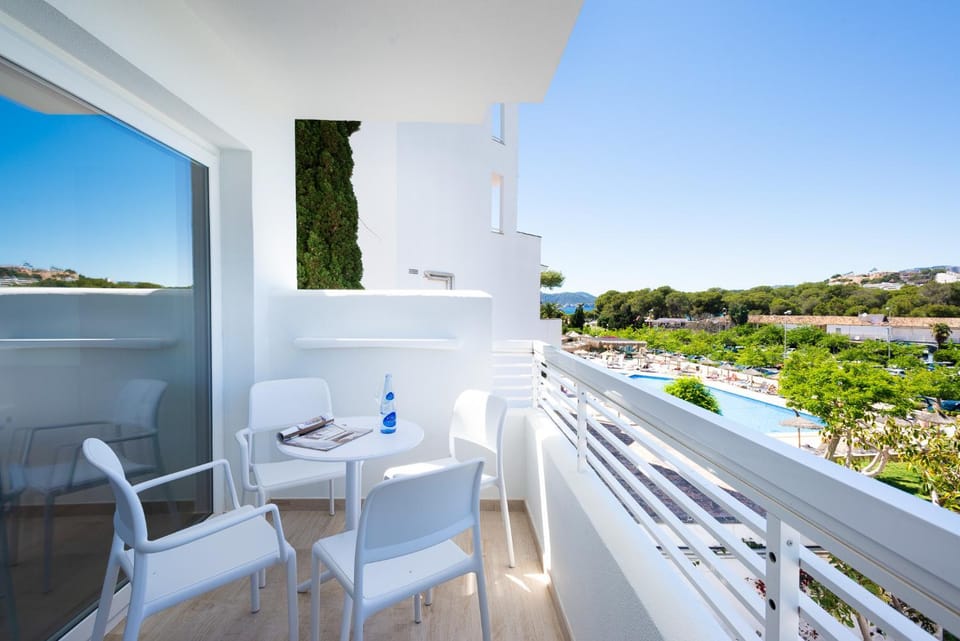 Balcony/Terrace, Pool view