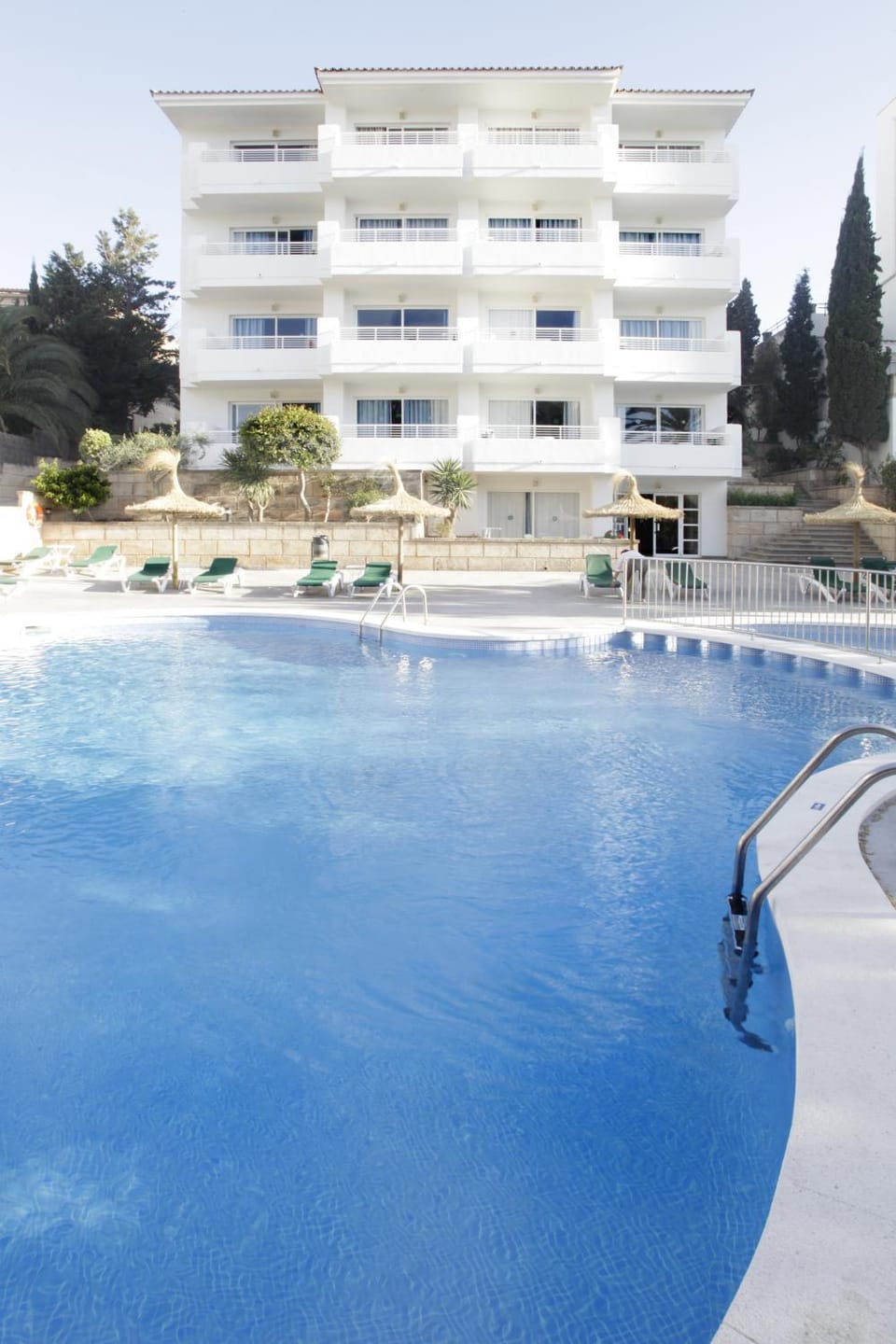 Property building, Swimming pool, Swimming pool, sunbed