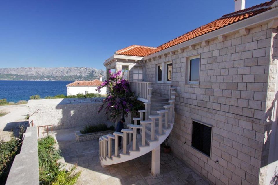 Property building, Facade/entrance, Sea view