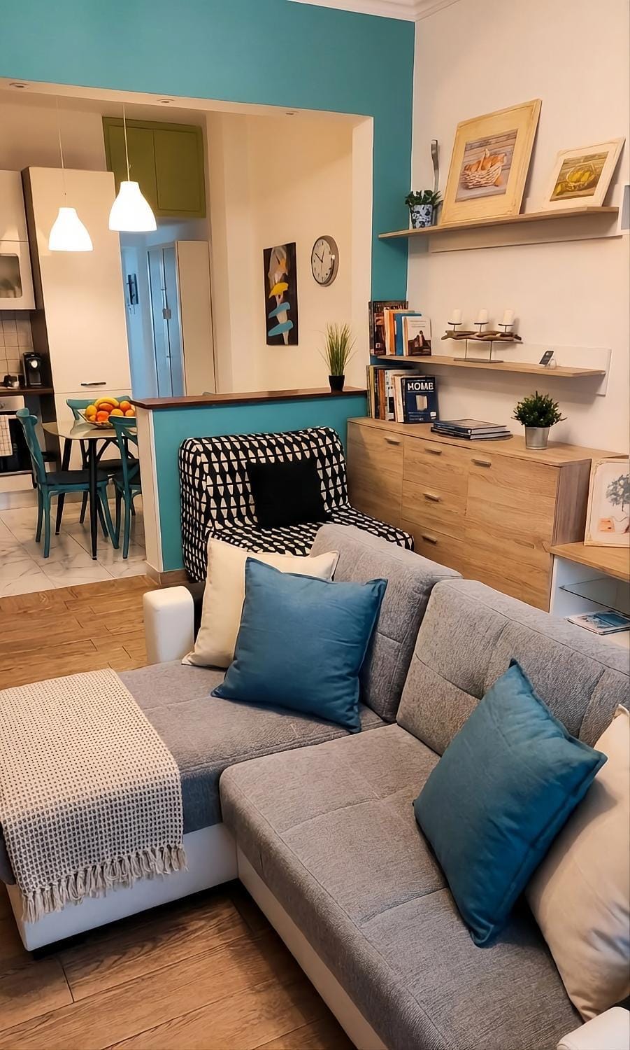 Communal lounge/ TV room, TV and multimedia, Living room, Seating area