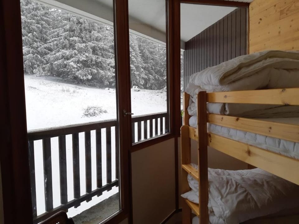 bunk bed