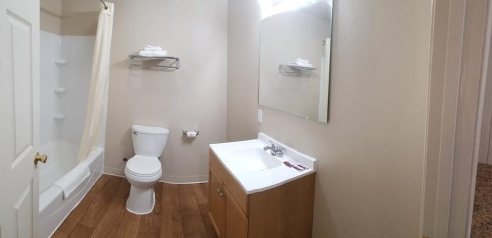 Shower, Toilet, Bathroom, Area and facilities