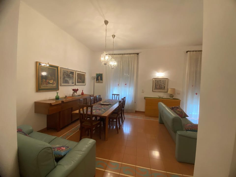 Home Toledo 355 House in Naples