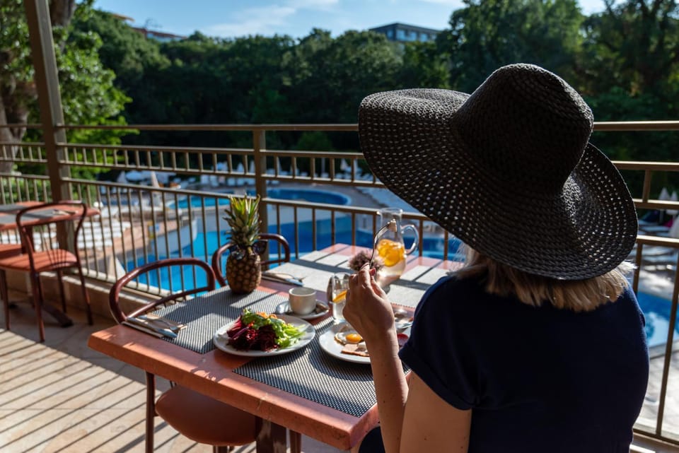 View (from property/room), Food, Pool view, Breakfast