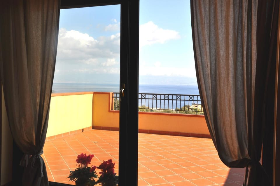 Balcony/Terrace, Bedroom, Sea view