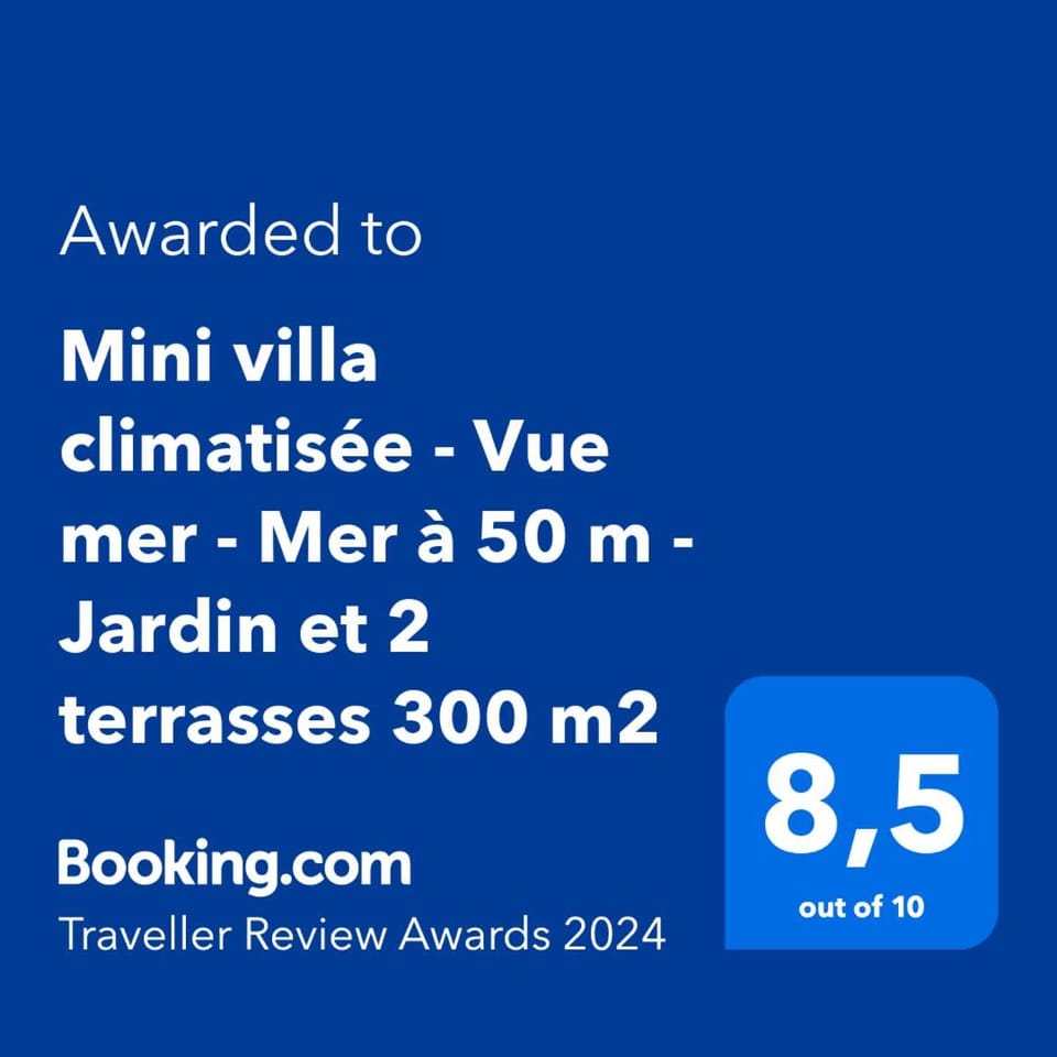 Maison dans Marina privée pieds dans l'eau - Vue mer - Mer à 50 m - Terrasse & jardin sur mer Villa in Lumio