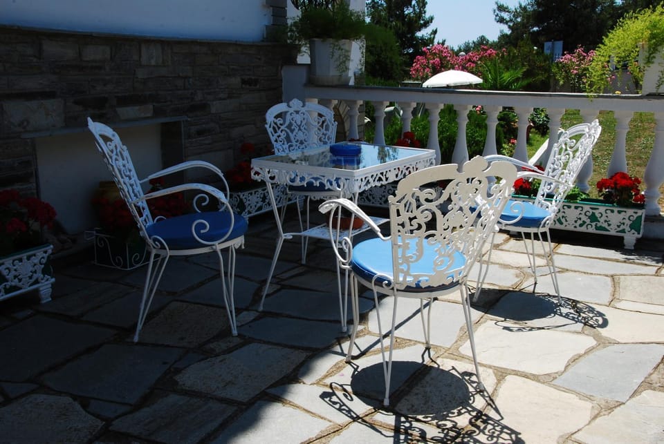 Patio, Day