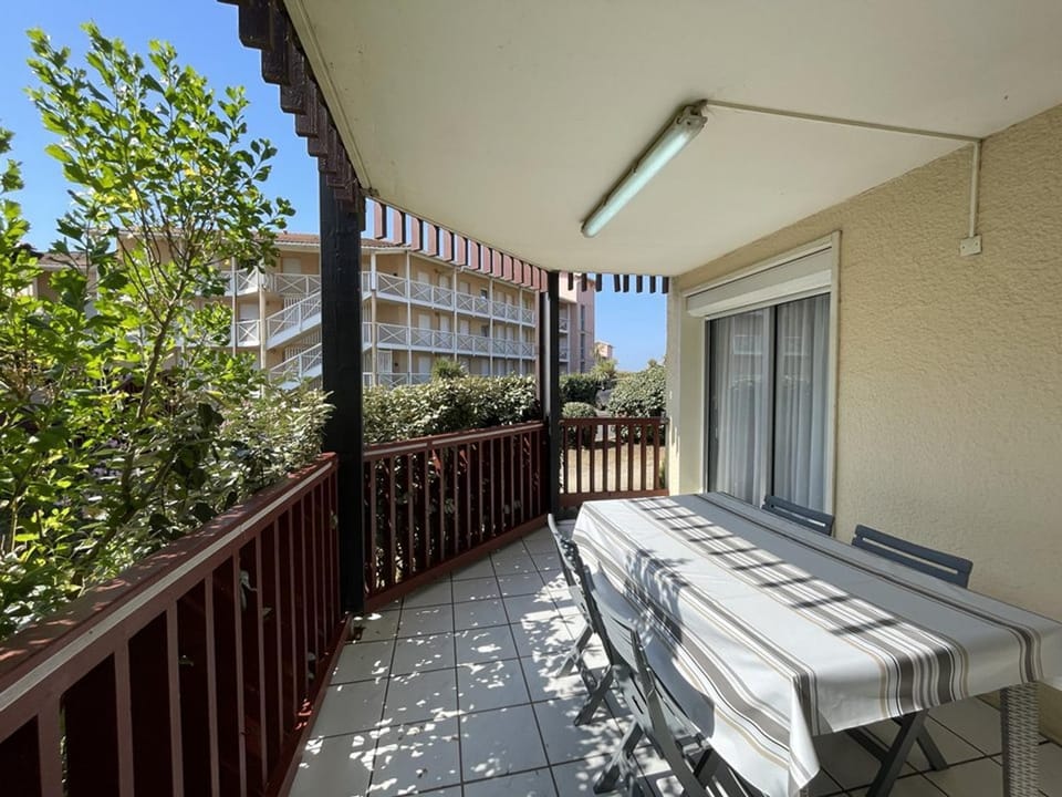Appartement T2 cabine avec terrasse et piscine à Vieux-Boucau, idéal pour les vacances ! - FR-1-379-18 Cabin in Vieux-Boucau-les-Bains