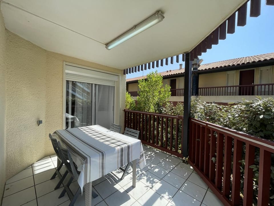 Appartement T2 cabine avec terrasse et piscine à Vieux-Boucau, idéal pour les vacances ! - FR-1-379-18 Cabin in Vieux-Boucau-les-Bains