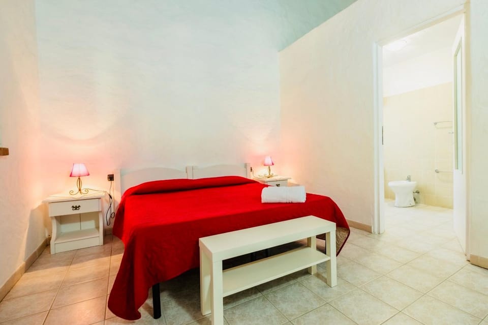 Bedroom, Breakfast