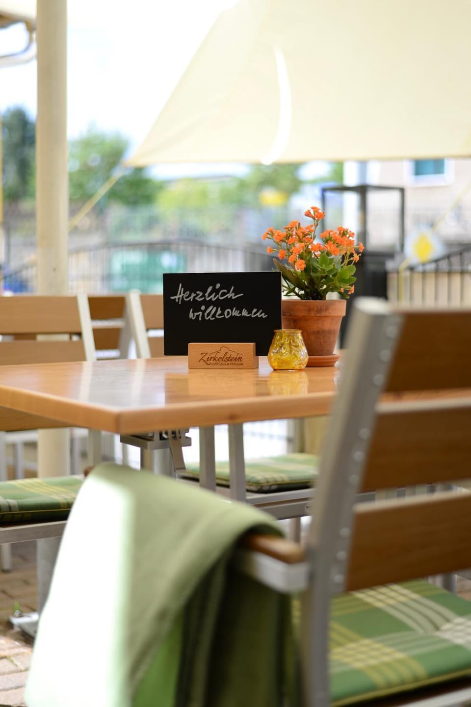 Property building, Restaurant/places to eat, Balcony/Terrace, Other, Decorative detail, Seating area, Dining area