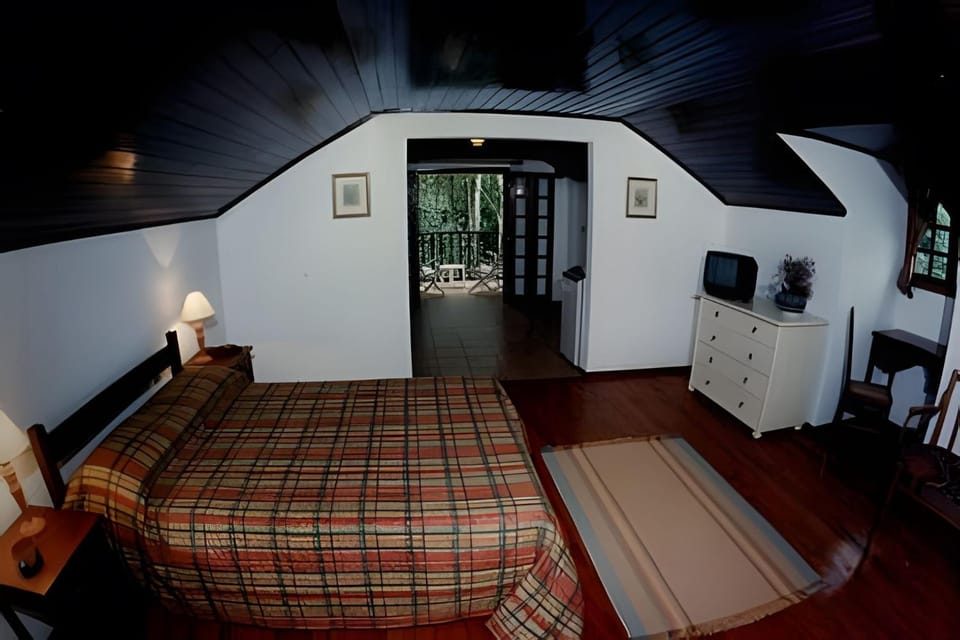 Bed, TV and multimedia, Balcony/Terrace, Photo of the whole room, Floor plan, Bedroom